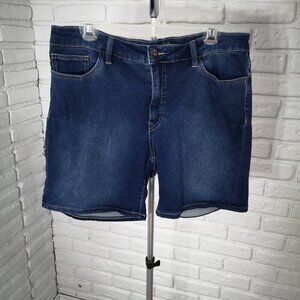 Parasuco Ladies Size 14 Medium Wash Straight Legs Denim Shorts